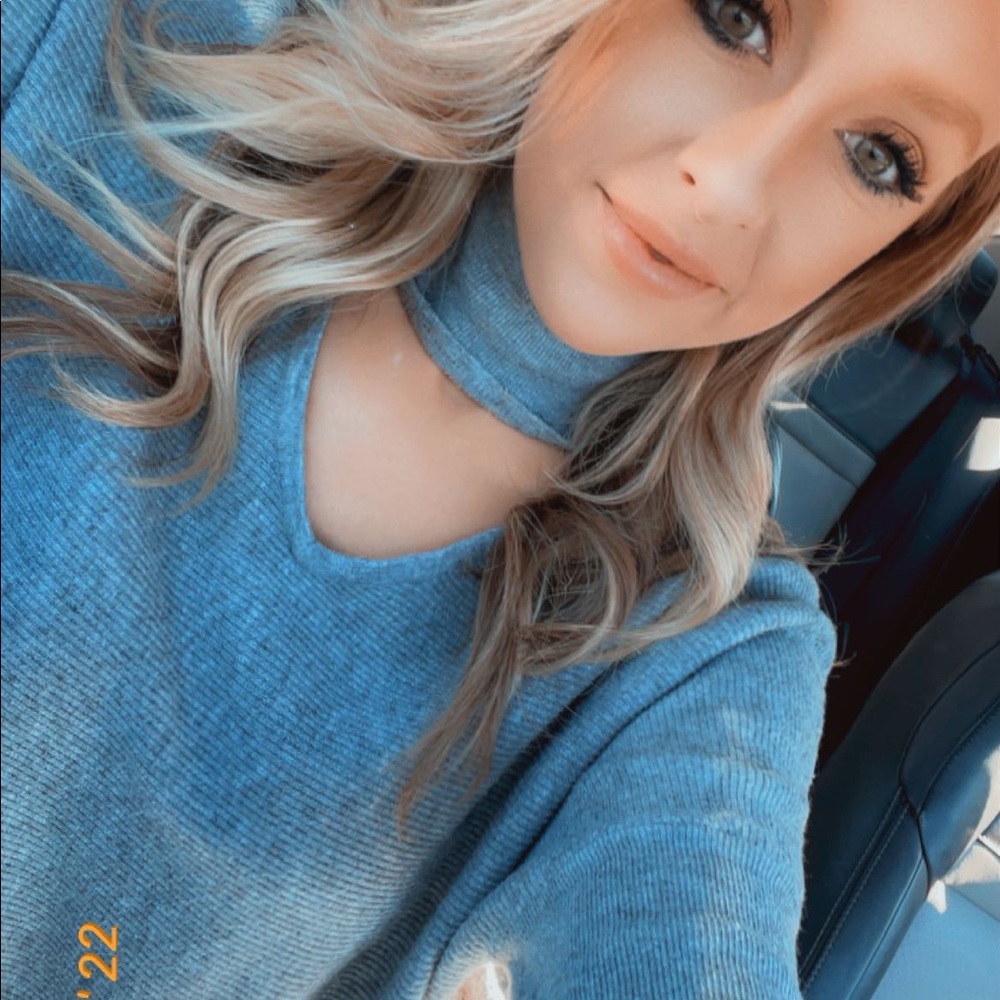 Adorable Turtle Neck Choker Sweater